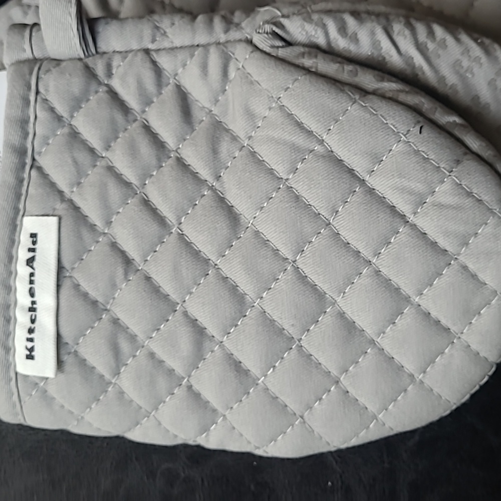 KitchenAid Mini Mitts - Picture 5 of 9